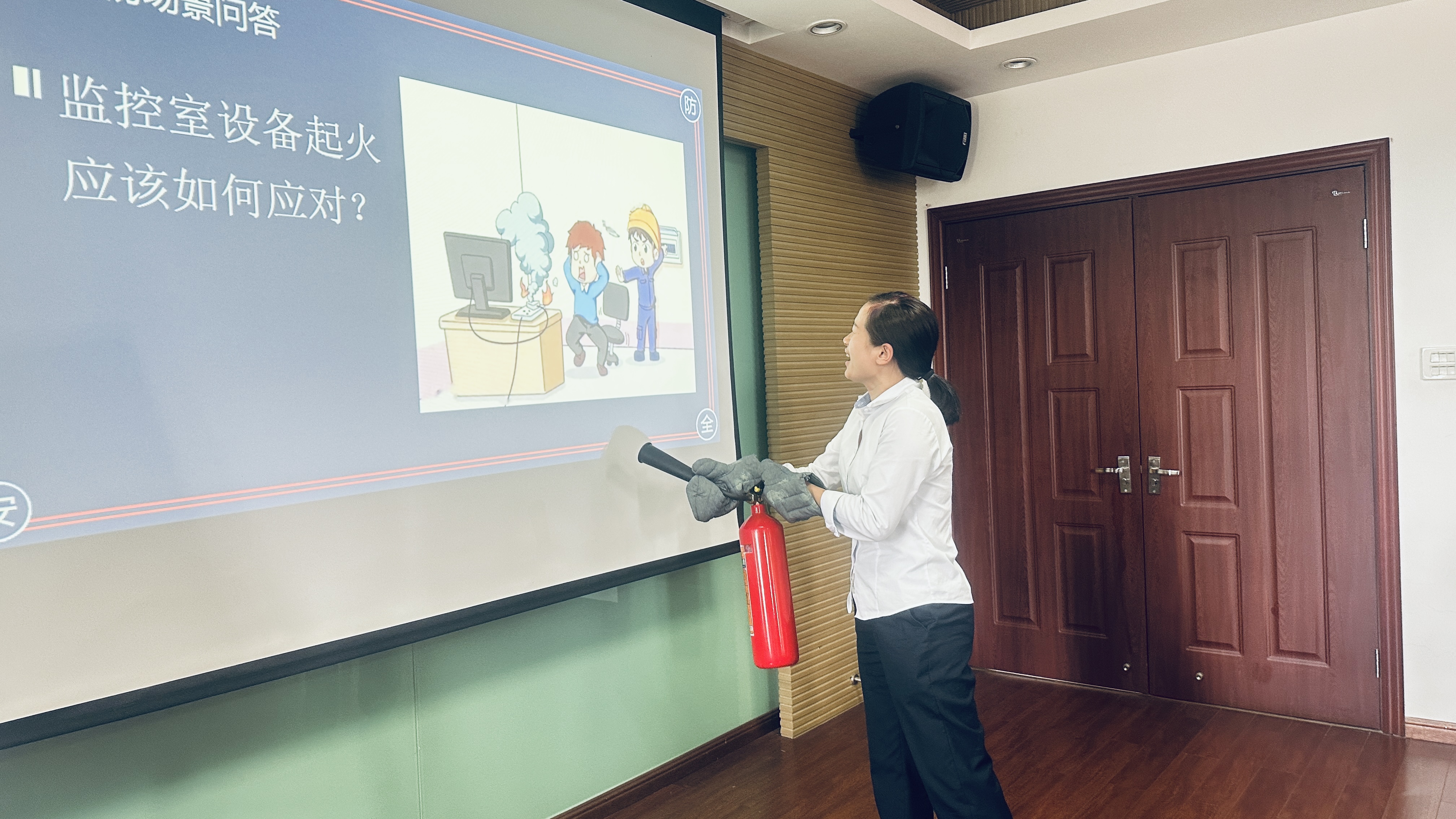 1687305930424911.jpg 牟妲1.jpg